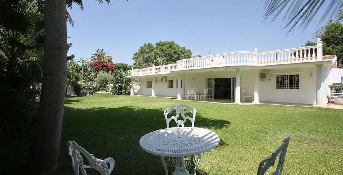 Belle villa à Nueva Andalucia