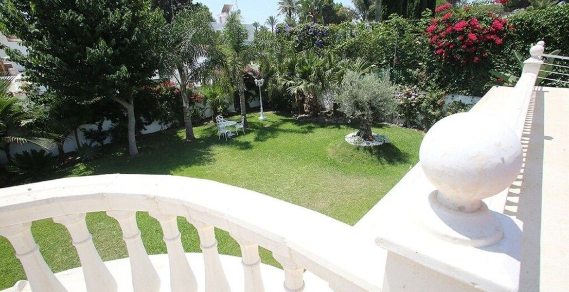 Belle villa à Nueva Andalucia