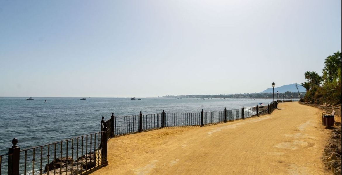 Apartment in Puente Romano