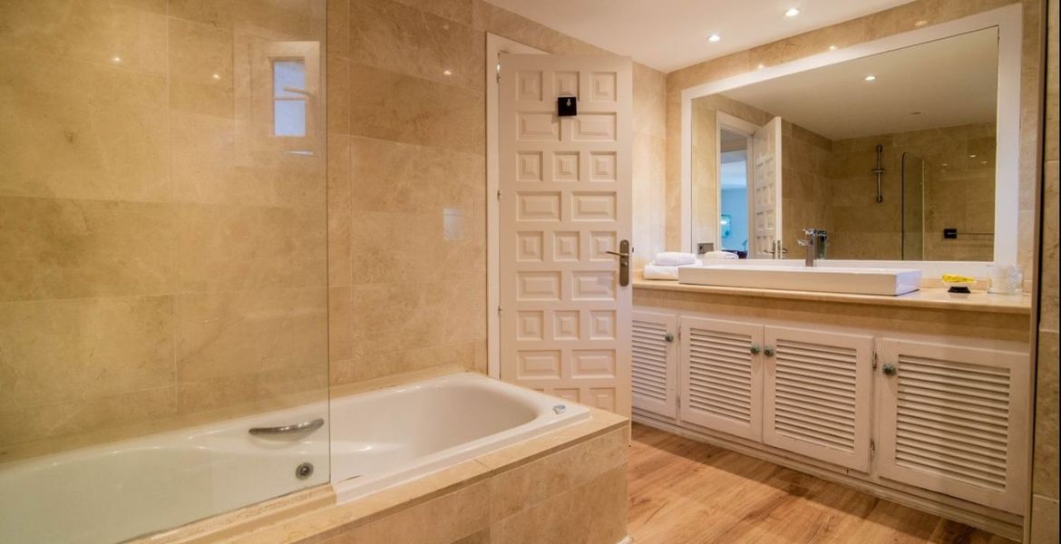 Apartment in Puente Romano