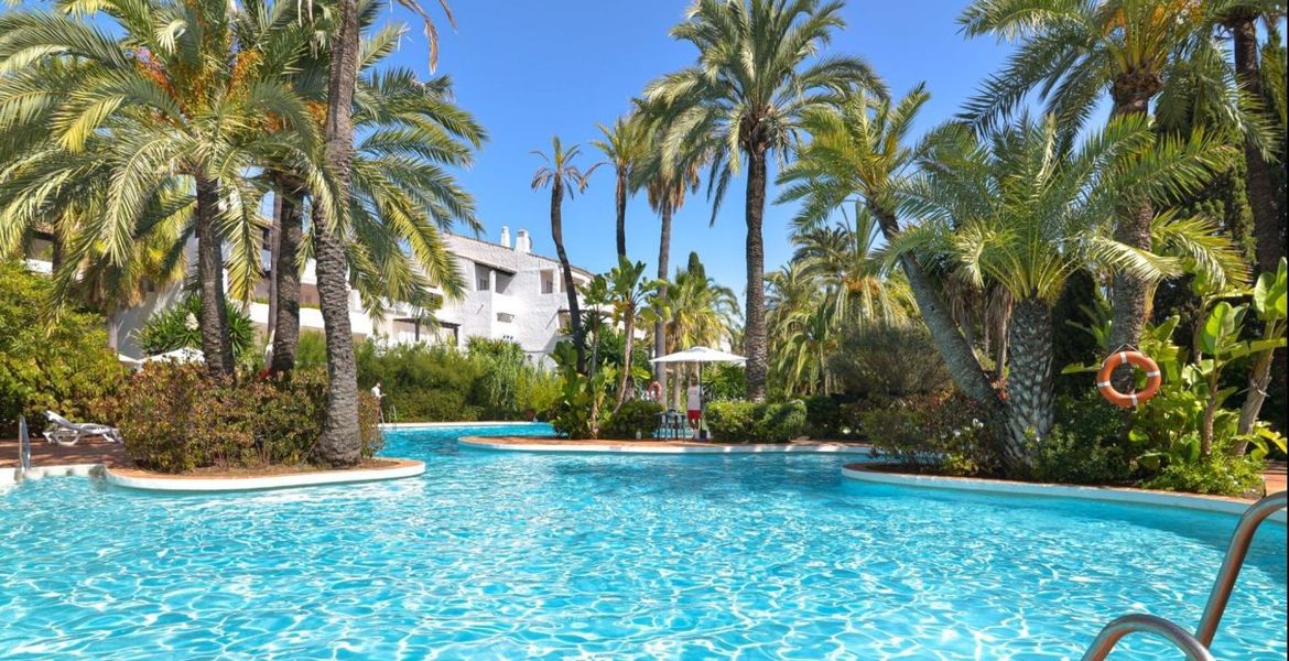 Apartment in Puente Romano