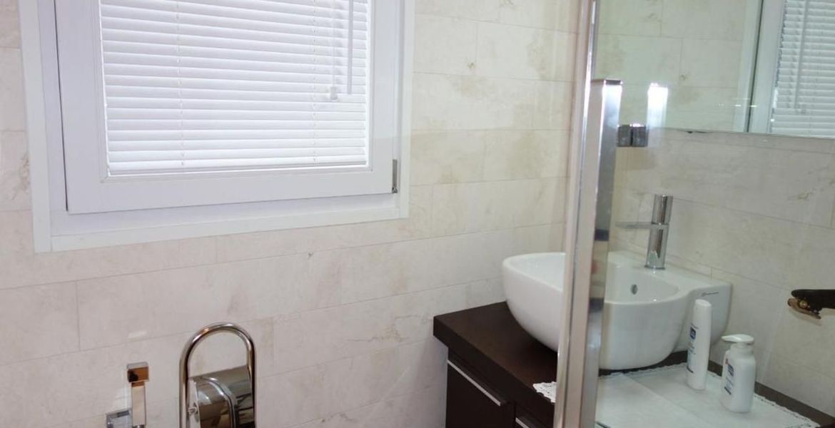 Se alquila apartamento de 120 m2 en St Moritz con 3 dormitor