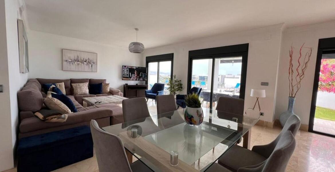 Villa à MARBELLA avec 4 chambres et 4 salles de bain.