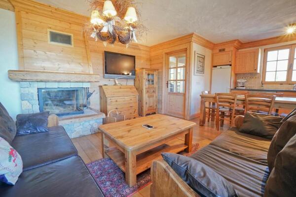Квартира в аренду 4 комнаты 85м2 с камином в Мерибеле