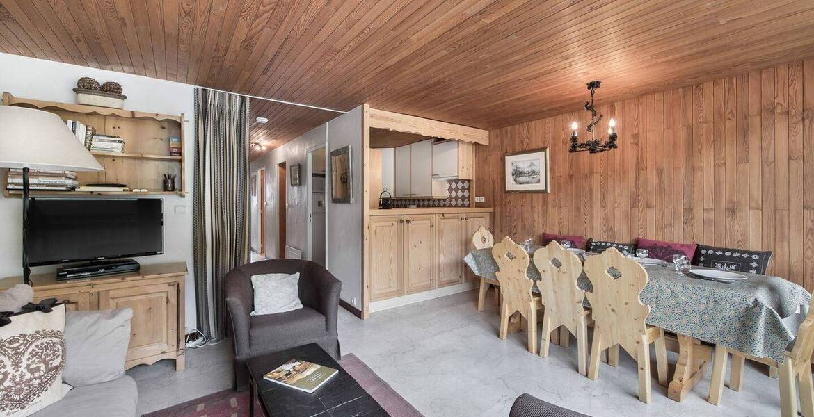 Сдается в аренду яркая традиционная квартира, Куршевеля 1550