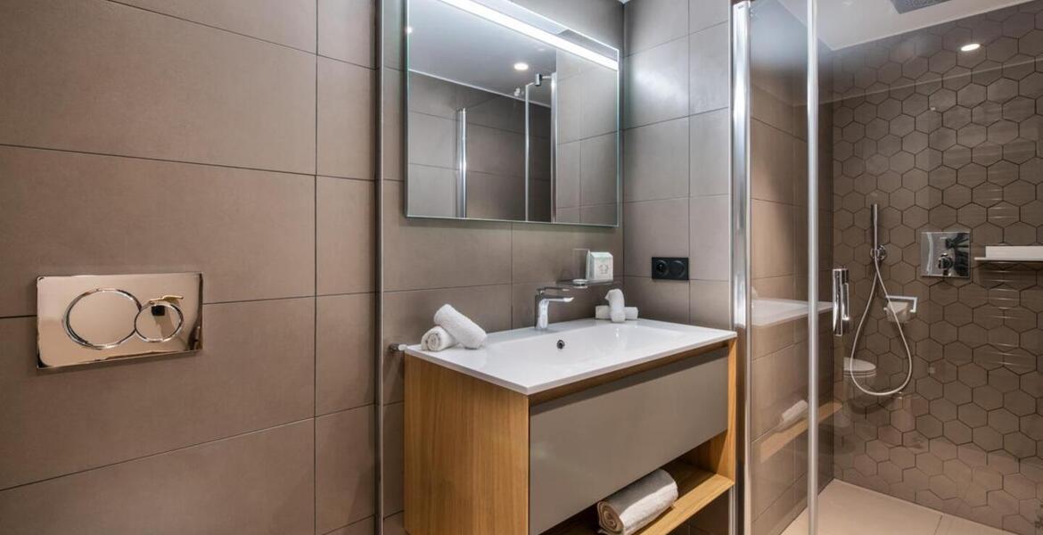 Ubicado en Courchevel Moriond con 195 m² construidos