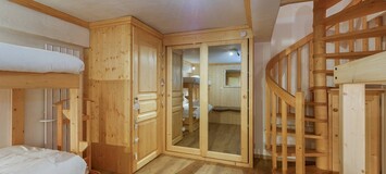 Хорошая двухуровневая квартира рядом с центром курорта