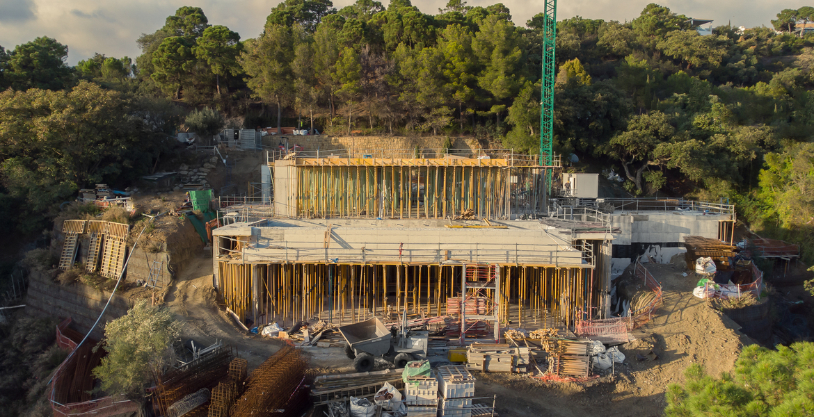 Эксклюзивная роскошная вилла с панорамным видом в Ла Загалет