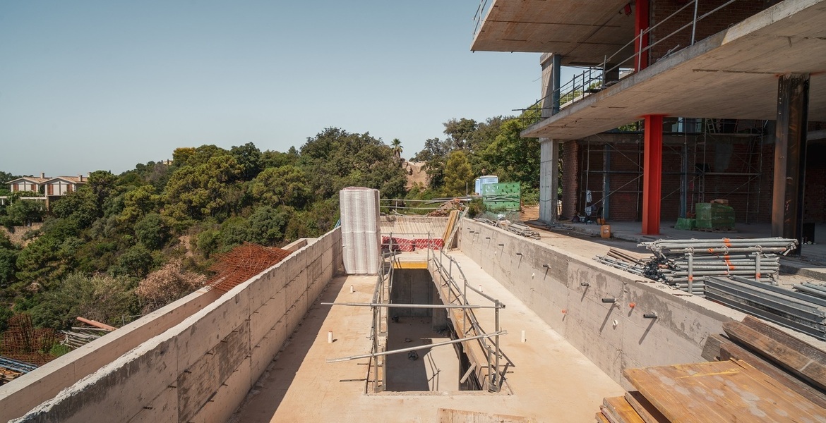 Эксклюзивная роскошная вилла с панорамным видом в Ла Загалет