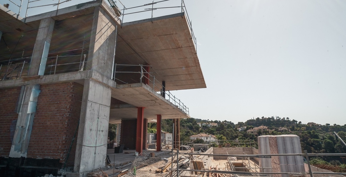 Эксклюзивная роскошная вилла с панорамным видом в Ла Загалет