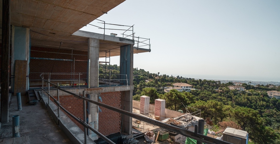 Эксклюзивная роскошная вилла с панорамным видом в Ла Загалет