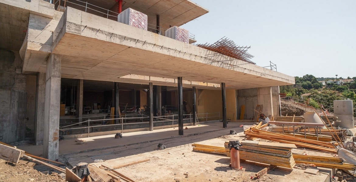 Эксклюзивная роскошная вилла с панорамным видом в Ла Загалет