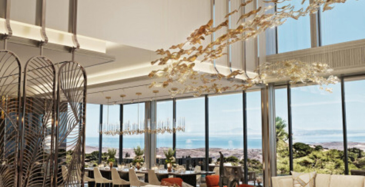 Эксклюзивная роскошная вилла с панорамным видом в Ла Загалет