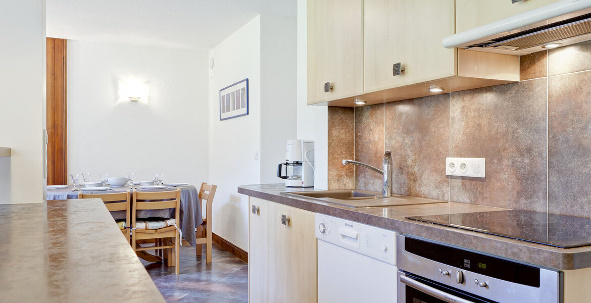 Spacieux appartement à La Tania, Courchevel à louer avec 63 