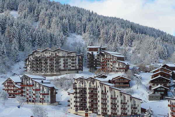 APPARTEMENT "SKI IN SKI OUT", FACE À LA PISTE