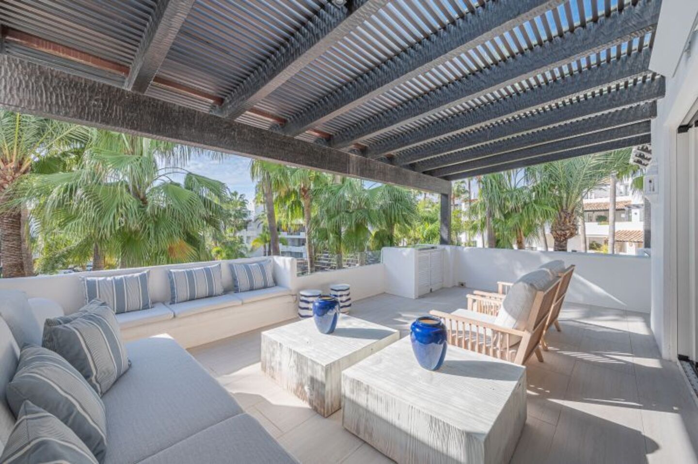 Penthouse duplex for rental in Marina Puente Romano