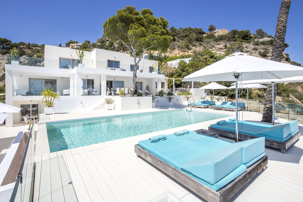 ​​​​​​​Recently refurbished stunning 6 bedroom Ibiza Villa 