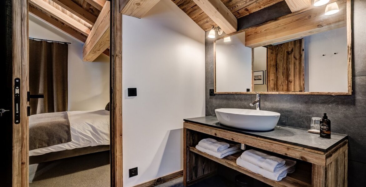 Estamos muy contentos de presentar Chalet . Se trata de un i