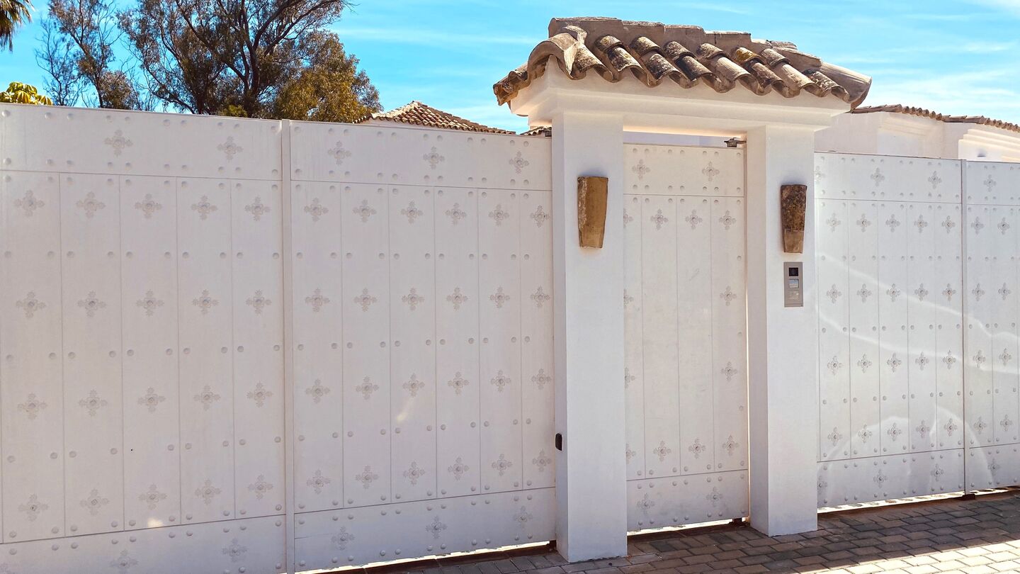 Villa de lujo en alquiler en primera línea de playa marbella