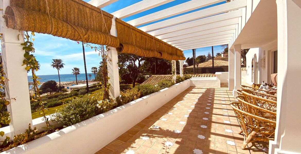 Villa de luxe à louer à Puente Romano en bord de mer