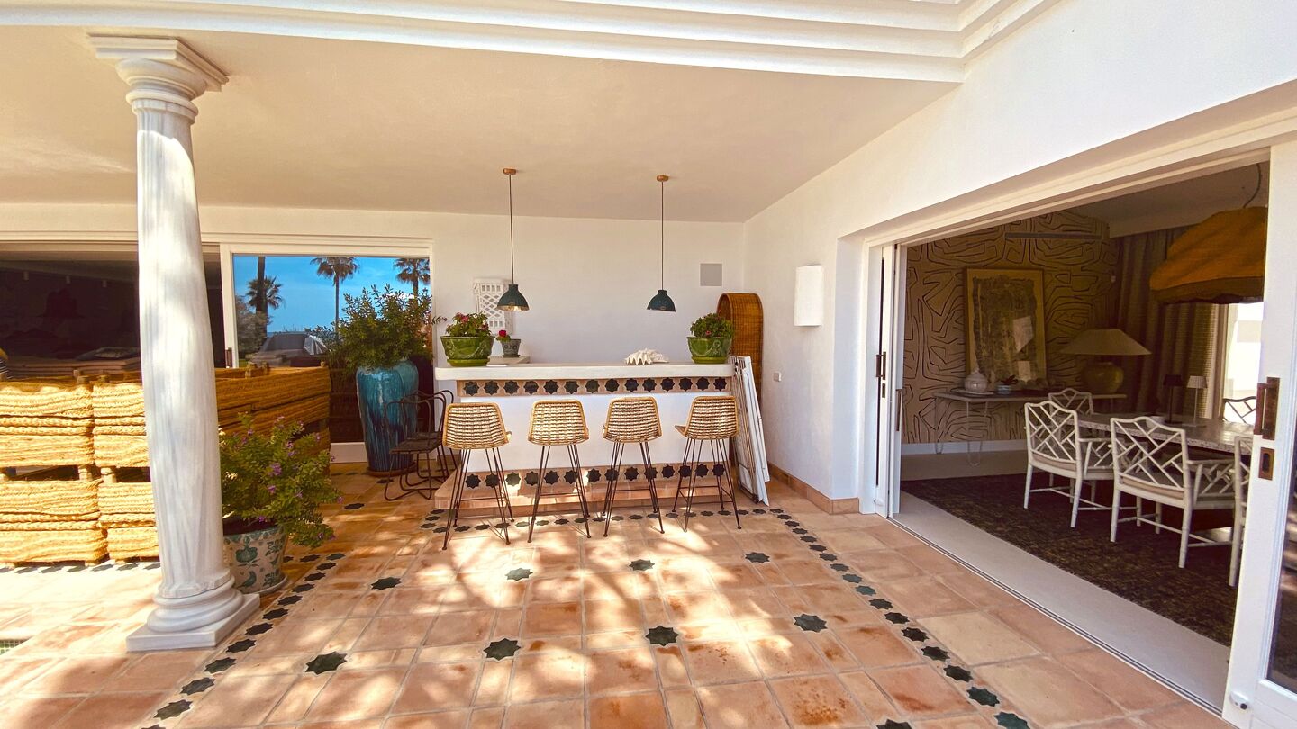 Villa de lujo en alquiler en primera línea de playa marbella