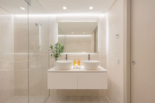 Un elegante apartamento de tres dormitorios en la planta baj
