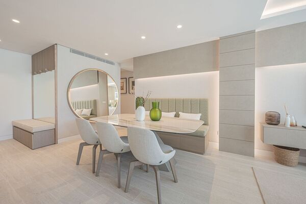 Un elegante apartamento de tres dormitorios en la planta baj