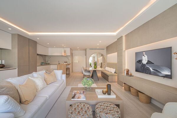 Un elegante apartamento de tres dormitorios en la planta baj
