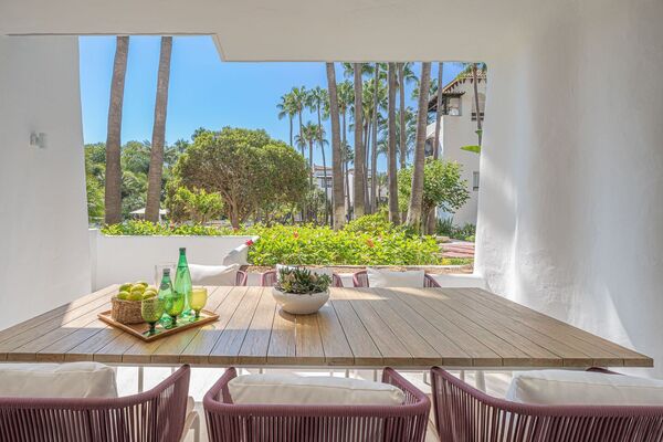 Un elegante apartamento de tres dormitorios en la planta baj