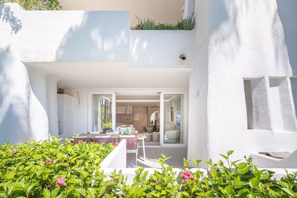 Un elegante apartamento de tres dormitorios en la planta baj