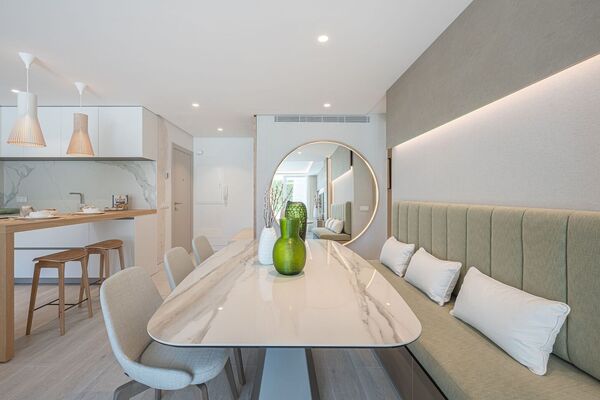 Un elegante apartamento de tres dormitorios en la planta baj