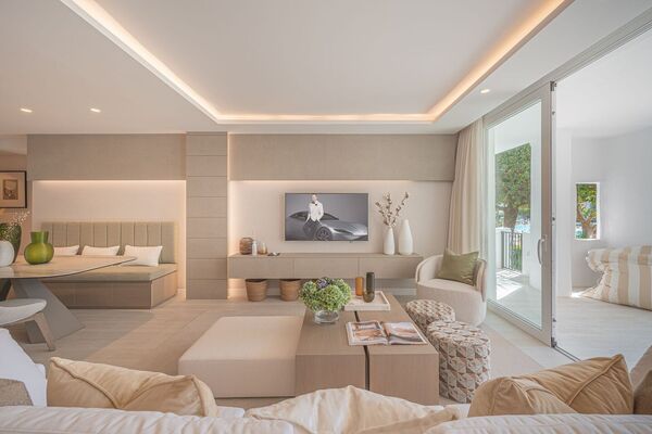 Un elegante apartamento de tres dormitorios en la planta baj