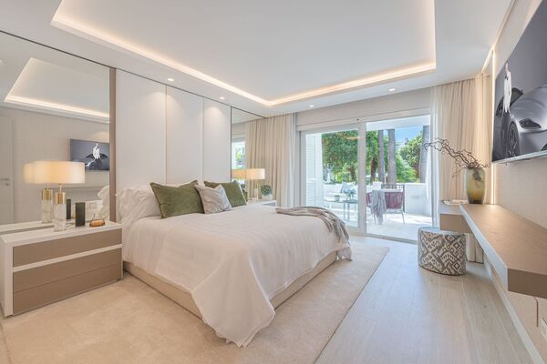 Un elegante apartamento de tres dormitorios en la planta baj