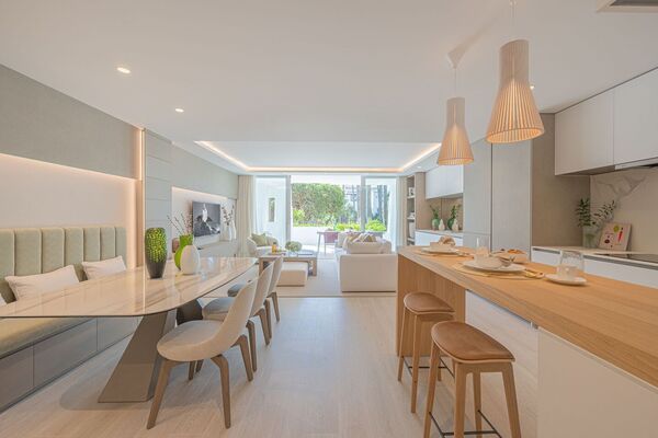 Un elegante apartamento de tres dormitorios en la planta baj