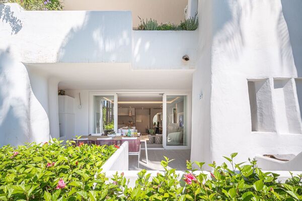 Un elegante apartamento de tres dormitorios en la planta baj