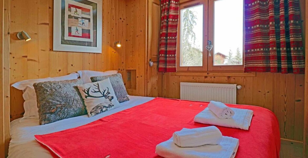 Escape and charm at La Tania!   Renovated from the inside ou
