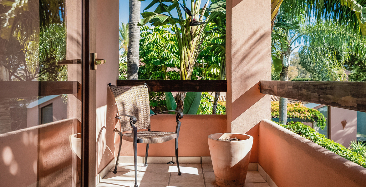 VILLA DE LUJO LADO MAR ENTRE PUENTE ROMANO Y MARBELLA CLUB