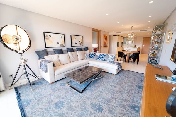 Apartamento de lujo en venta en Marina Puente Romano