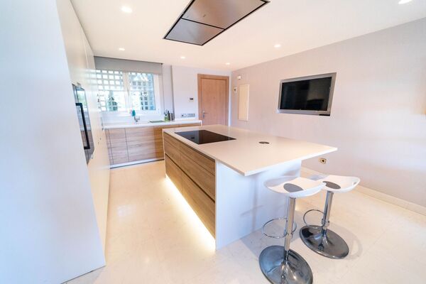 Apartamento de lujo en venta en Marina Puente Romano