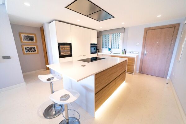 Apartamento de lujo en venta en Marina Puente Romano