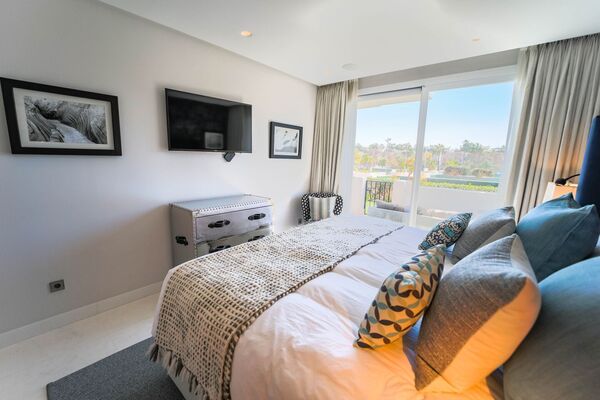 Apartamento de lujo en venta en Marina Puente Romano