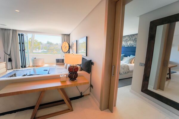 Apartamento de lujo en venta en Marina Puente Romano