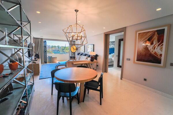 Apartamento de lujo en venta en Marina Puente Romano