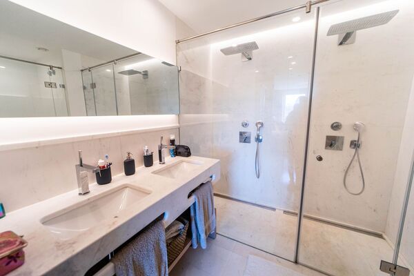 Apartamento de lujo en venta en Marina Puente Romano