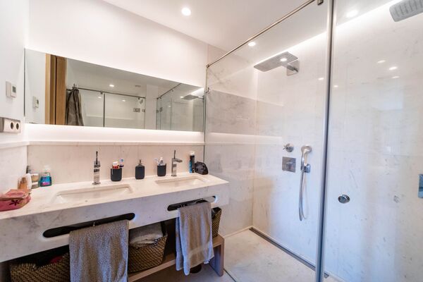 Apartamento de lujo en venta en Marina Puente Romano