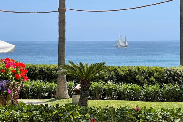 Casa adosada en primera línea de playa en Estepona