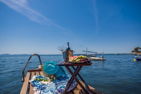Fantastic sea location in 1st line with jetty