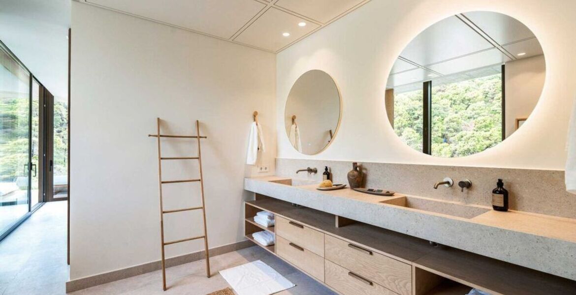 Villa moderna en alquiler en Benahavis
