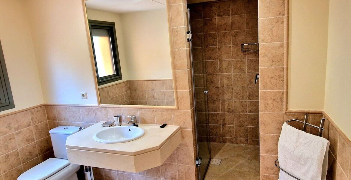Appartement à louer à Benatalaya Estepona
