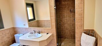 Appartement à louer à Benatalaya Estepona